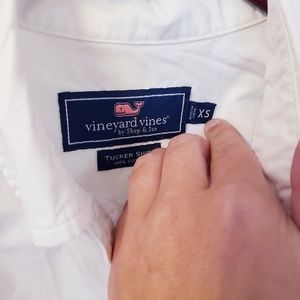 Vineyard Vines Shirts - Vineyard Vines XS white Tucker shirt button down Vineyard Vines Shirts - Vineyard Vines XS white Tucker shirt button down